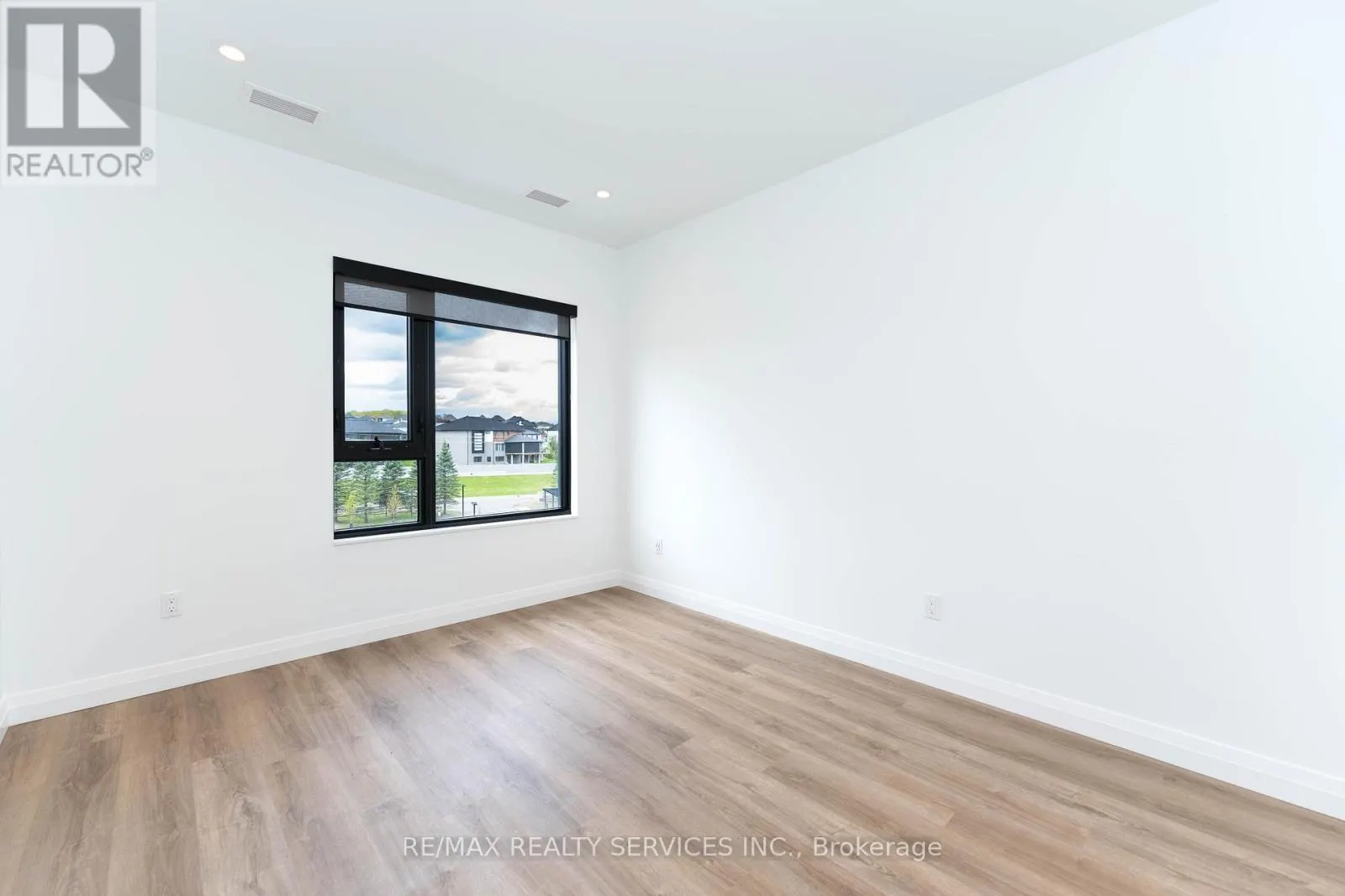 402 - 525 NEW DUNDEE ROAD