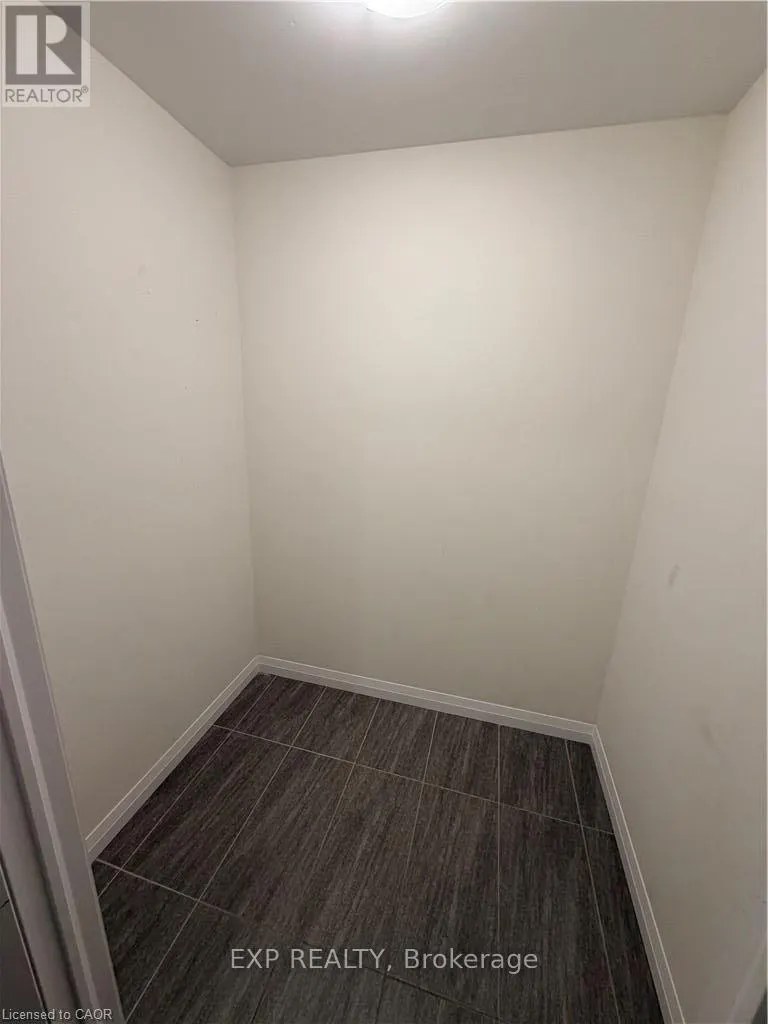 803 - 104 GARMENT STREET