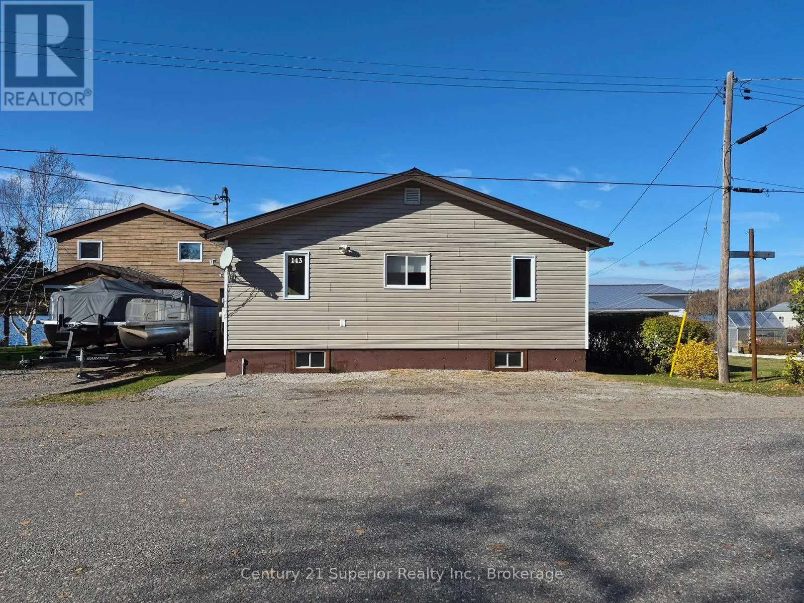 143 SUNSET DRIVE N