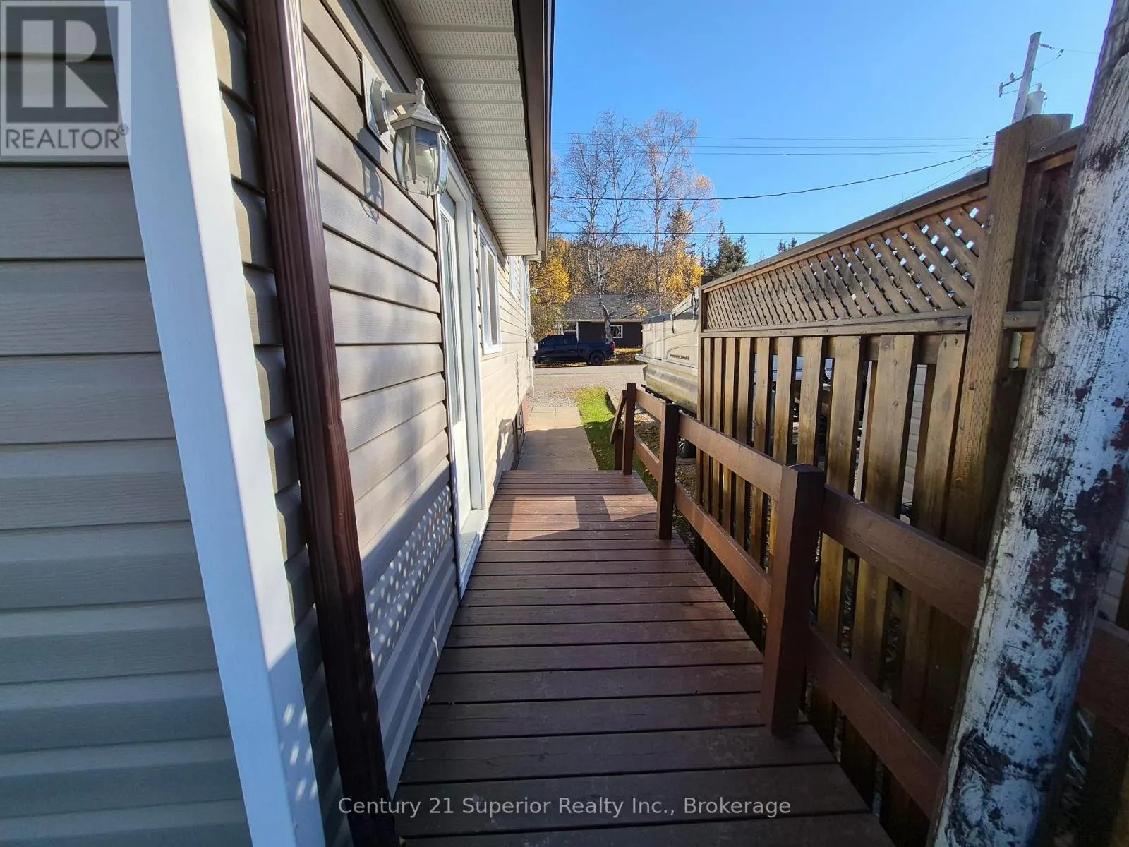 143 SUNSET DRIVE N
