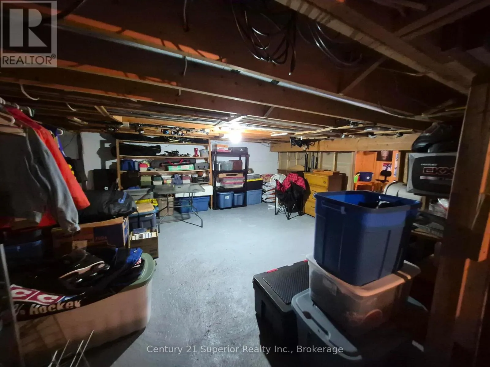 143 SUNSET DRIVE N