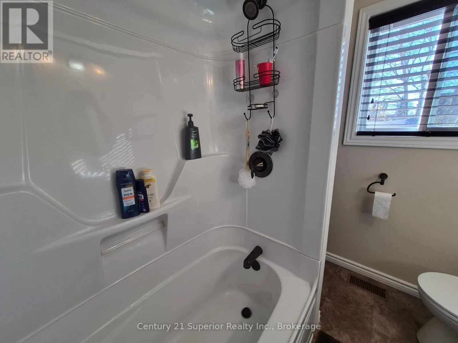 143 SUNSET DRIVE N