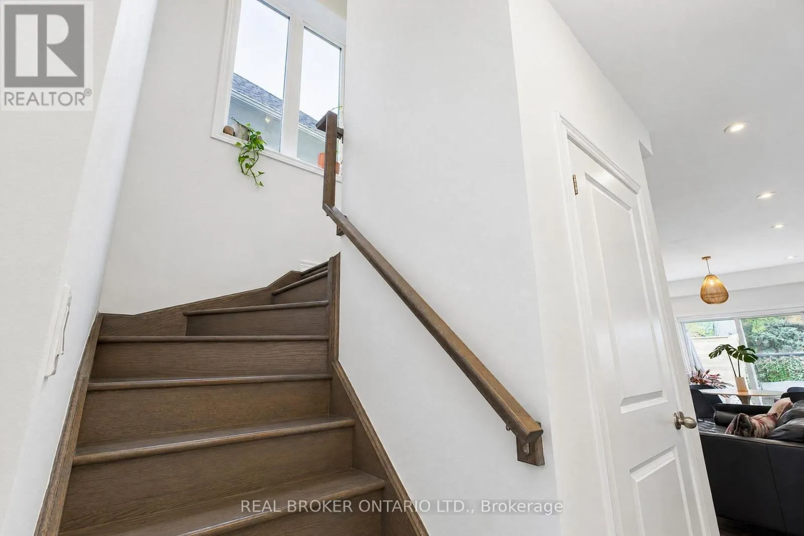 60 STARLING DRIVE