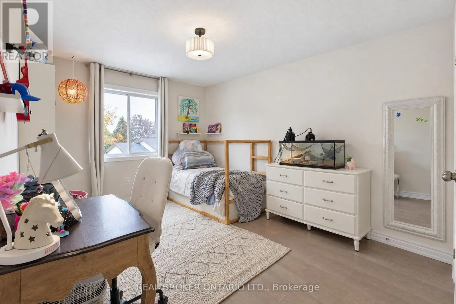 60 STARLING DRIVE