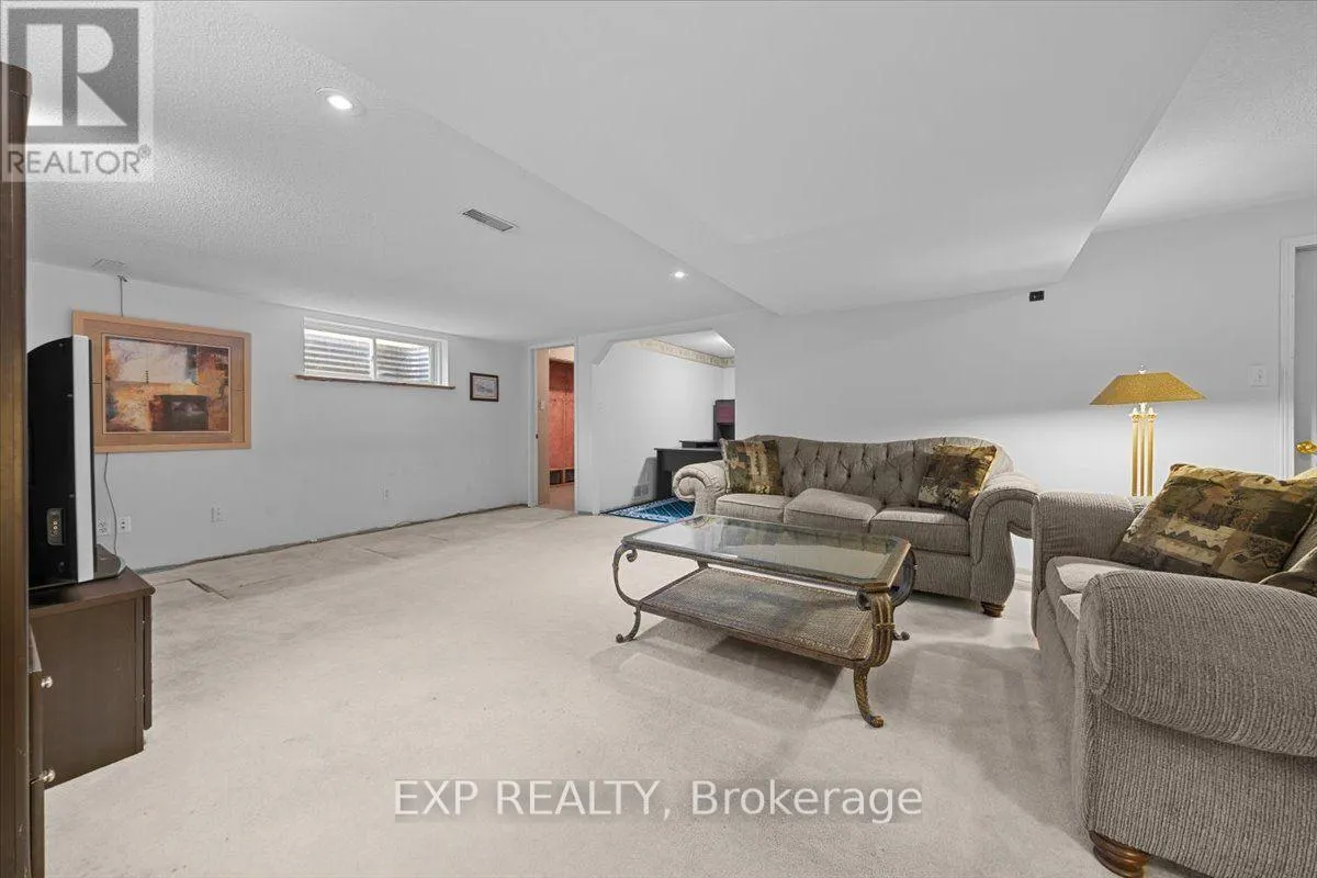113 GREY FOX DRIVE