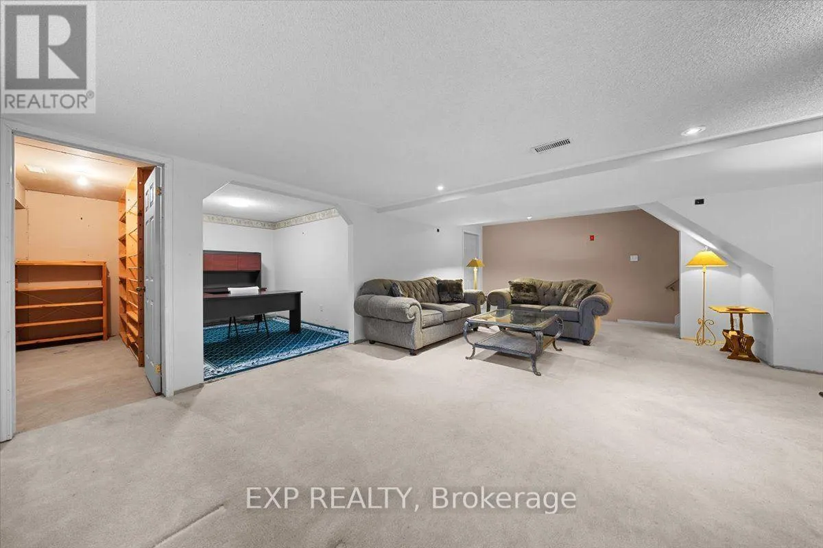 113 GREY FOX DRIVE