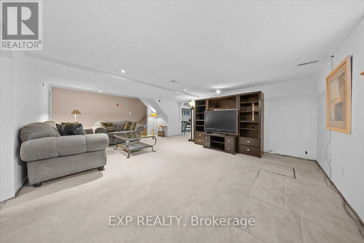 113 GREY FOX DRIVE