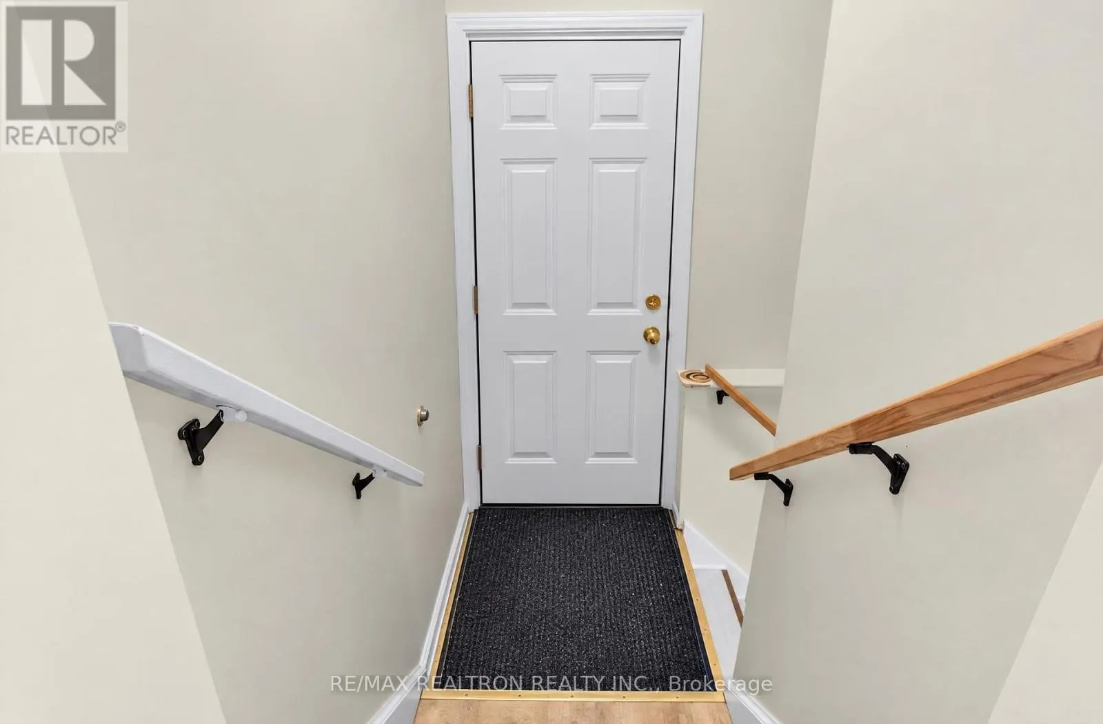 3 CANARY COURT