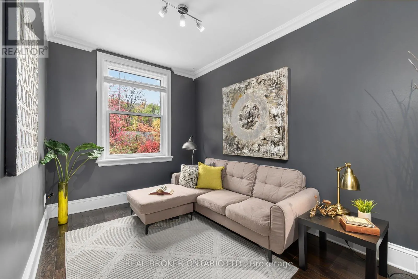 31 WESTMOUNT AVENUE