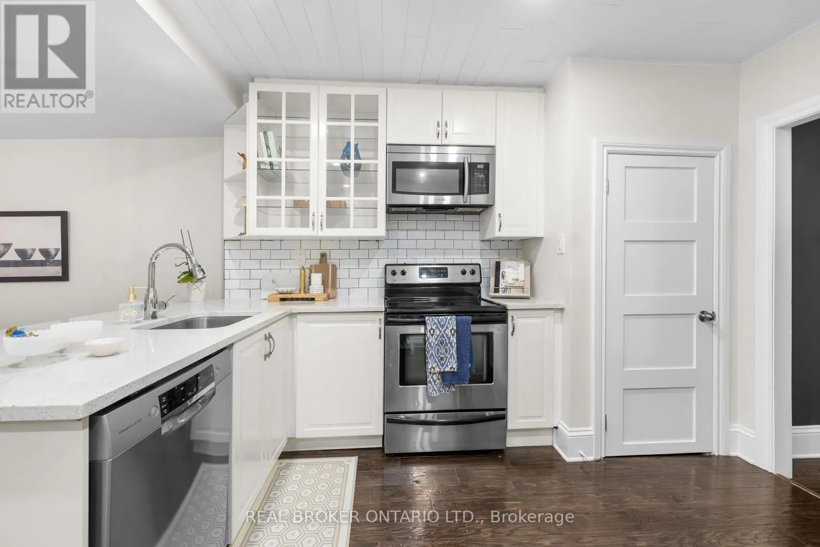 31 WESTMOUNT AVENUE