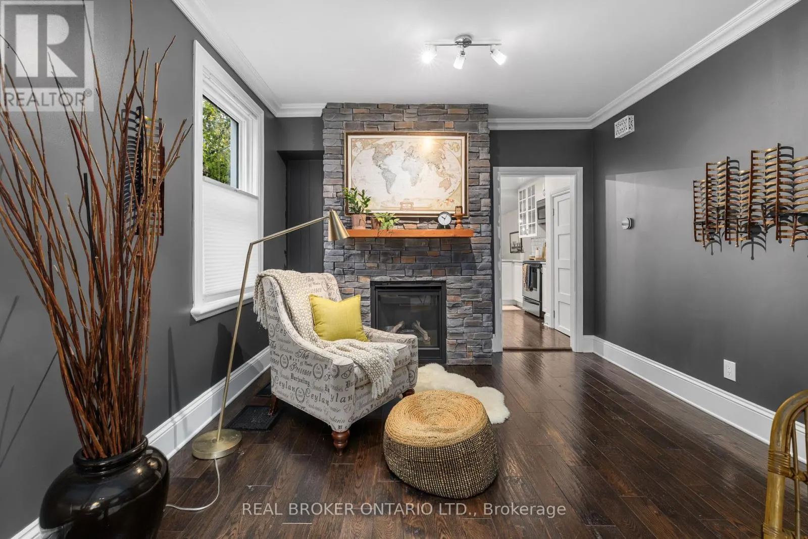 31 WESTMOUNT AVENUE