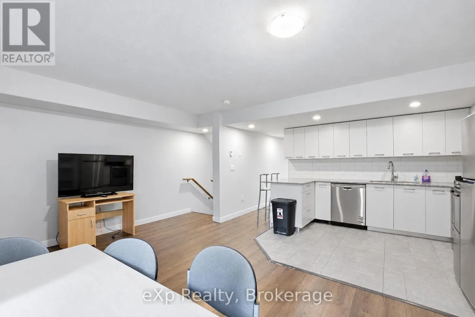 119 - 338 ALBERT STREET #119