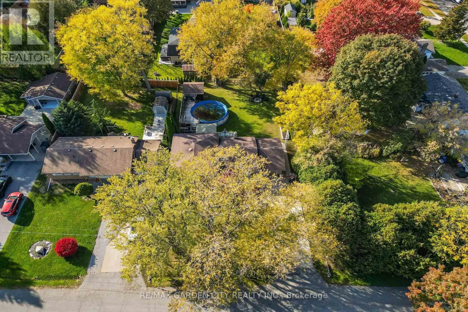 2 PARKDALE CRESCENT