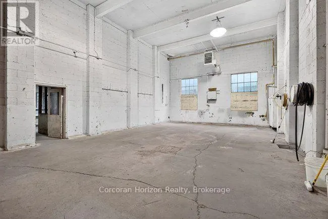3 - 182 CHATHAM STREET #3