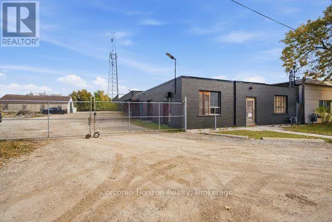 3 - 182 CHATHAM STREET #3