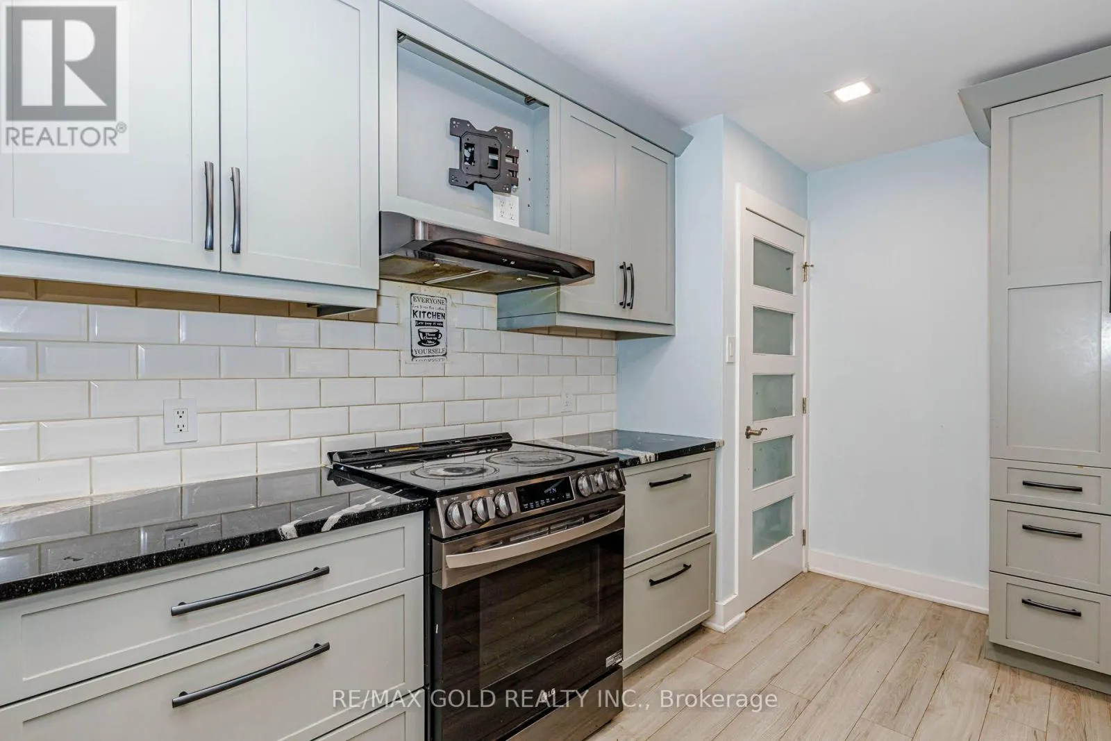 49 KENNETH AVENUE