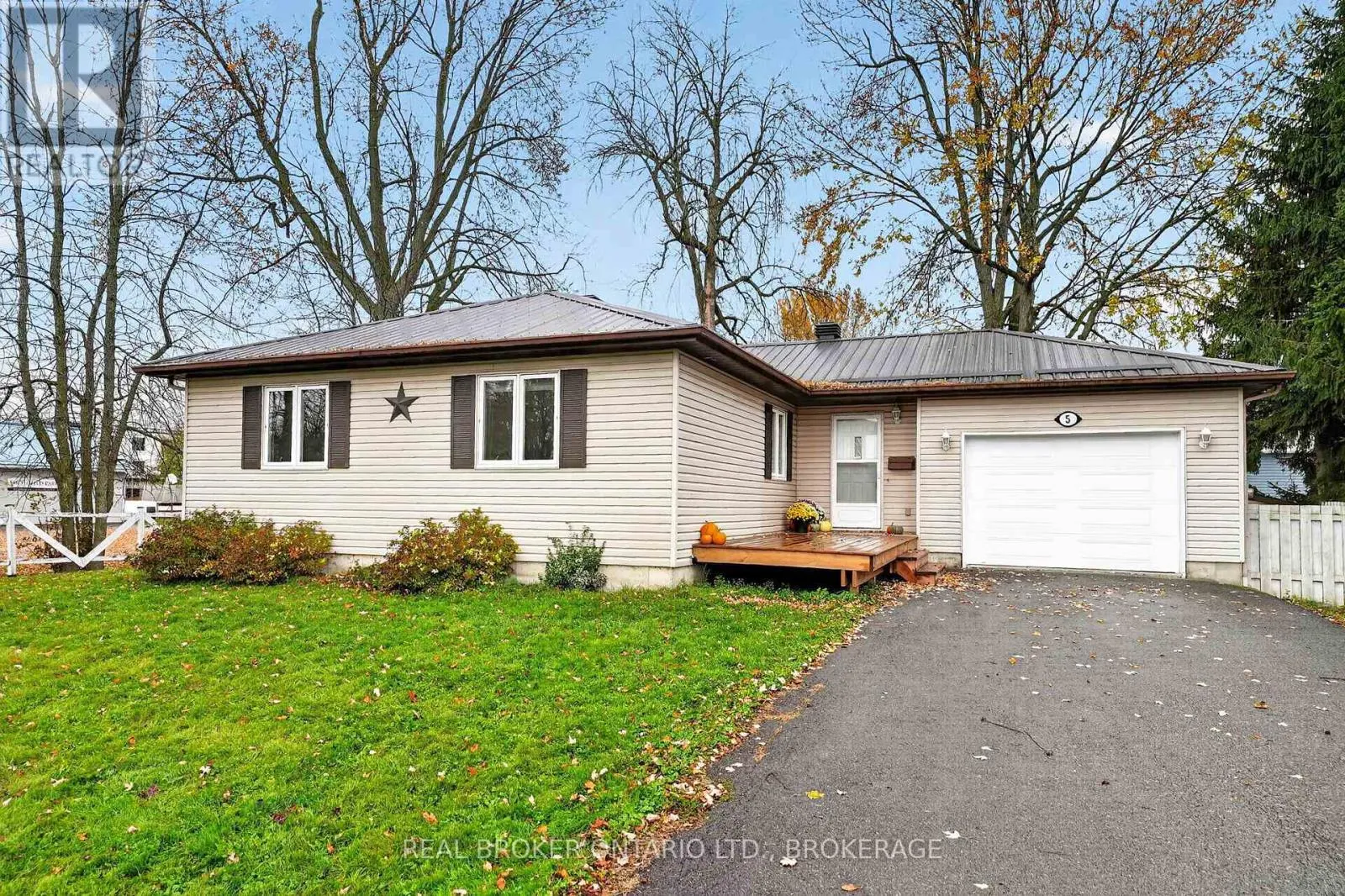 5 MACDONALD STREET