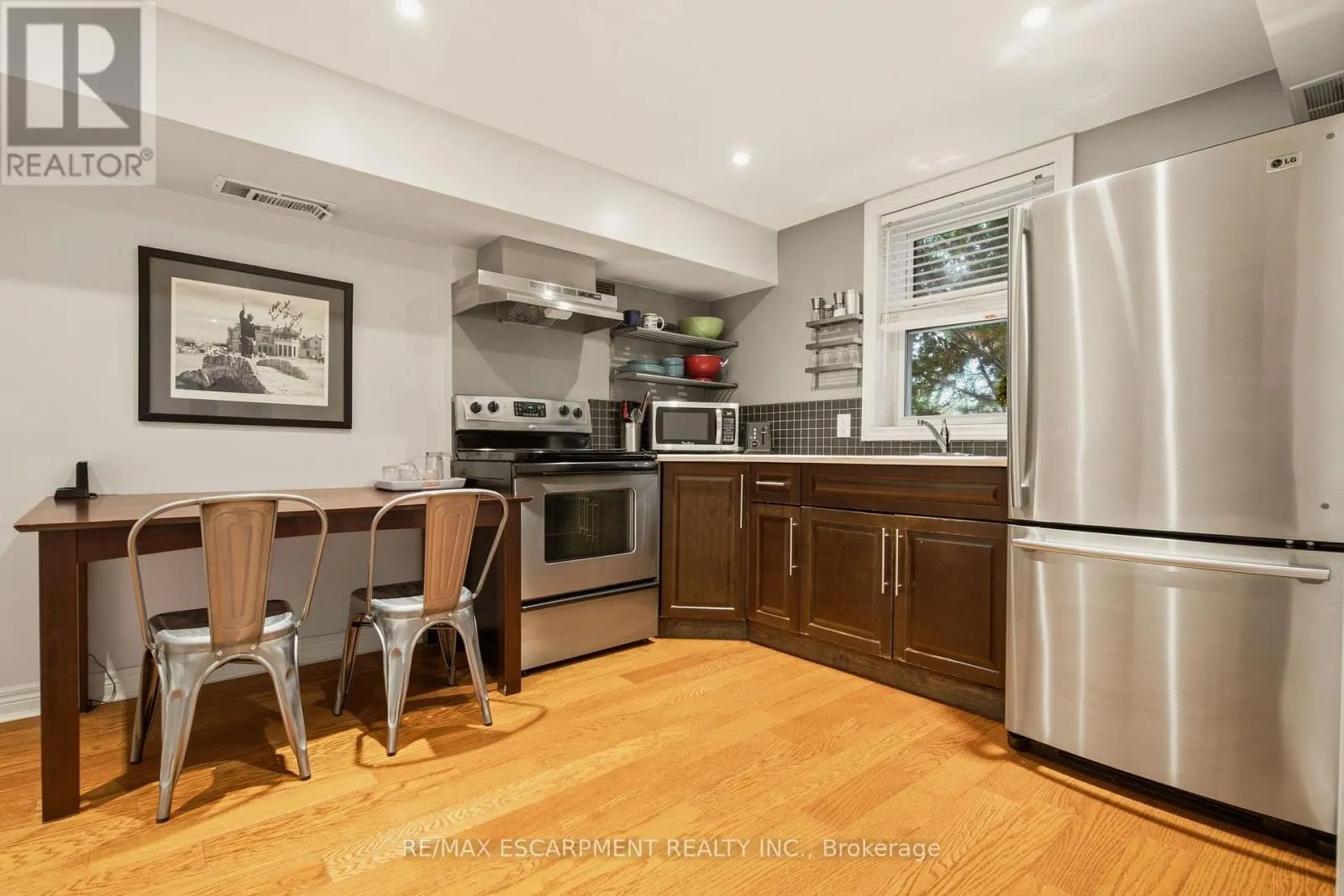 7 HATFIELD PLACE