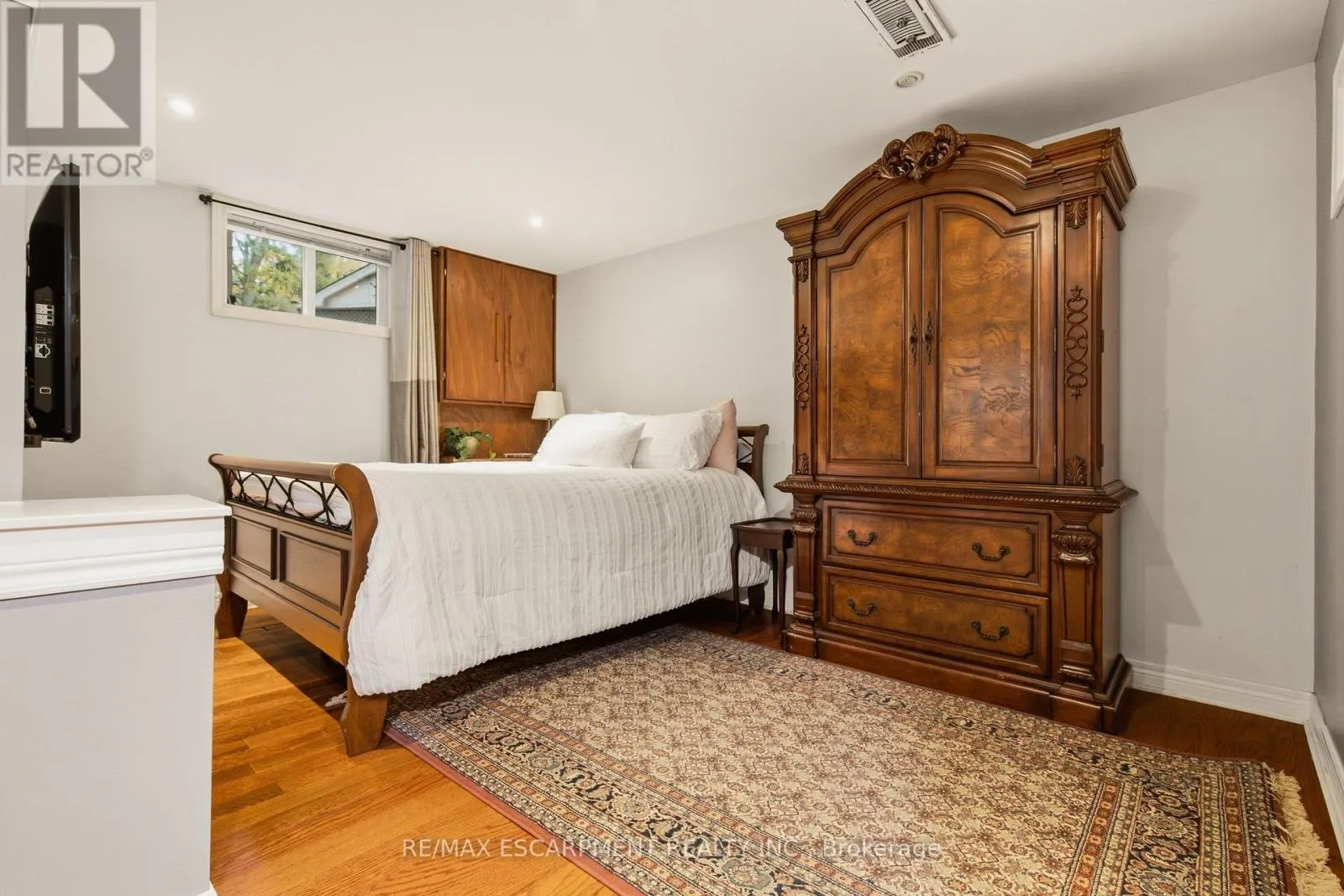 7 HATFIELD PLACE