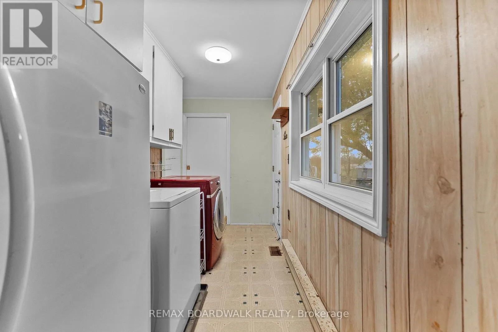 1001 FLOYD ROAD