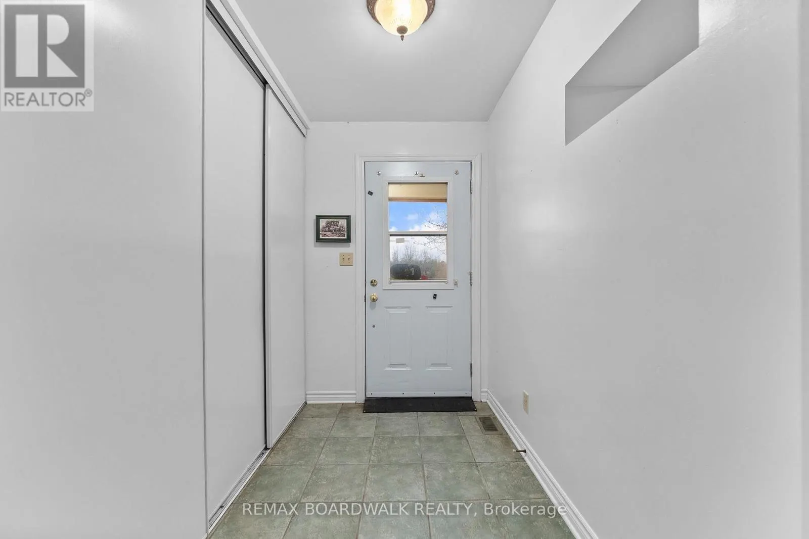 1001 FLOYD ROAD
