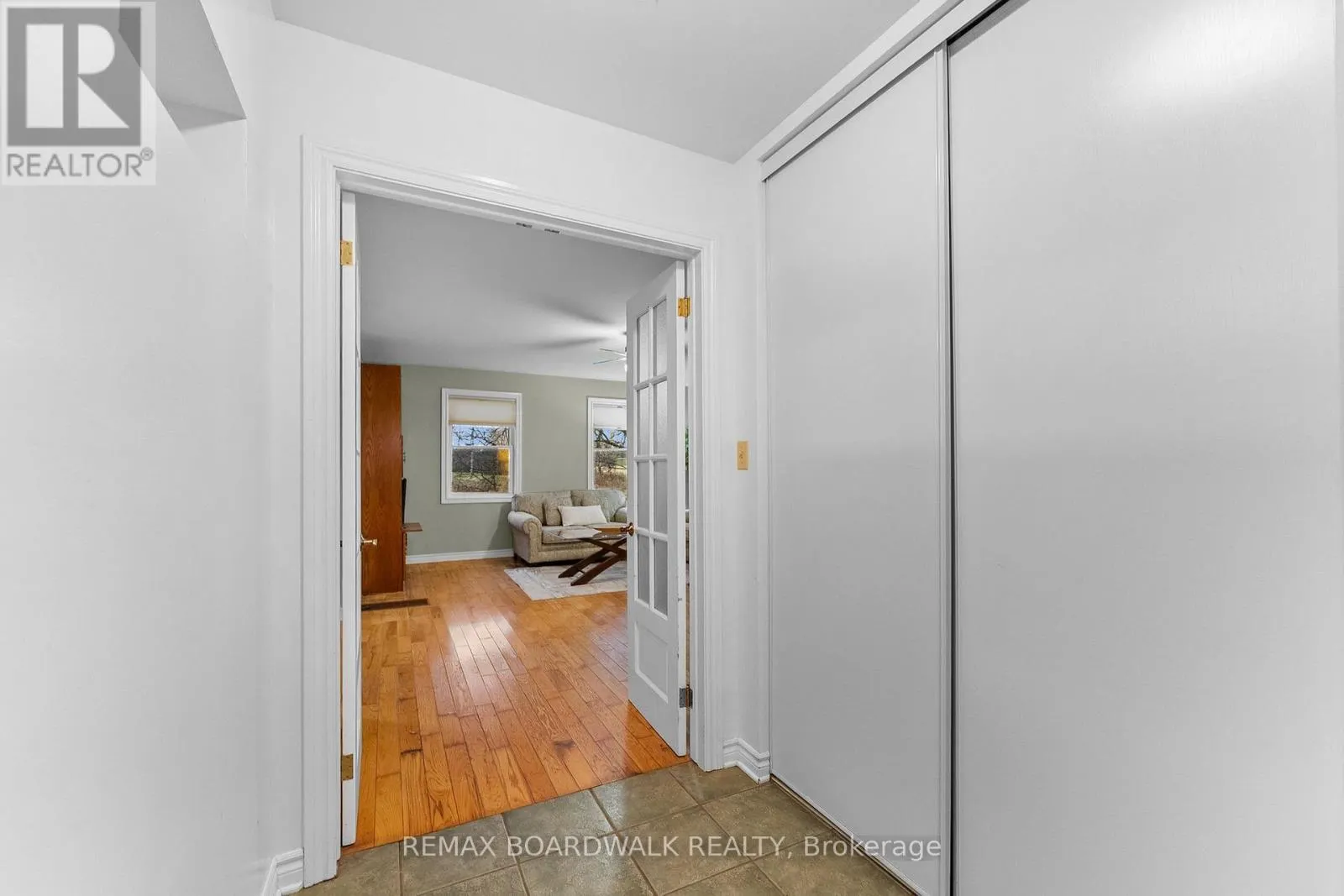 1001 FLOYD ROAD