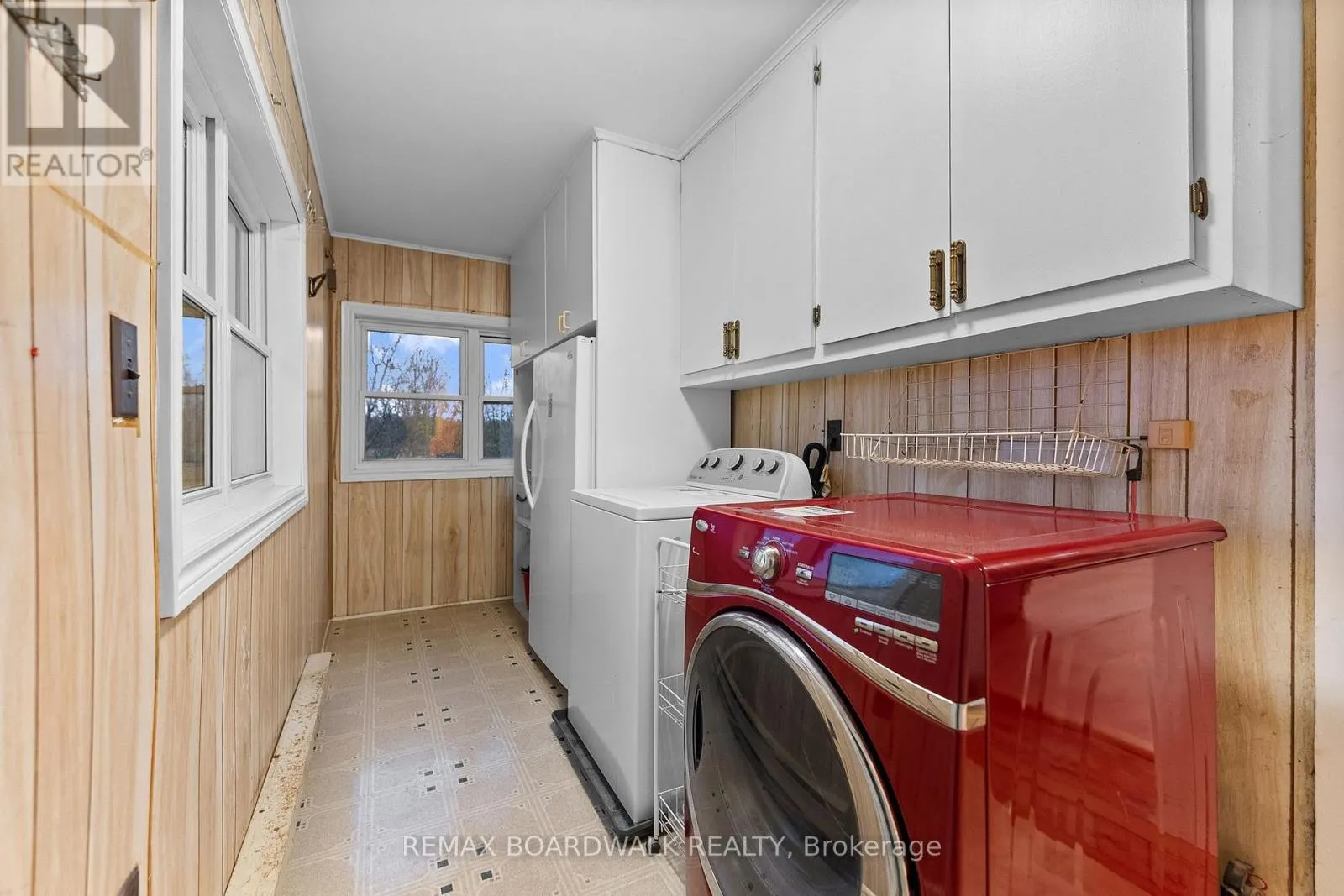 1001 FLOYD ROAD