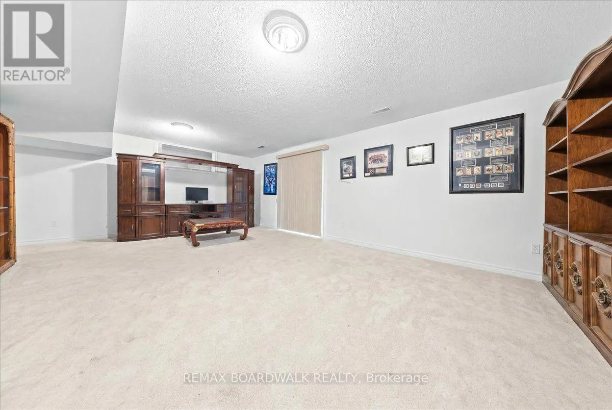 116 PASSAGEWAY PRIVATE