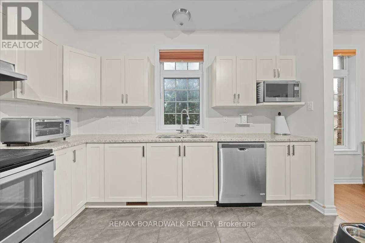 116 PASSAGEWAY PRIVATE