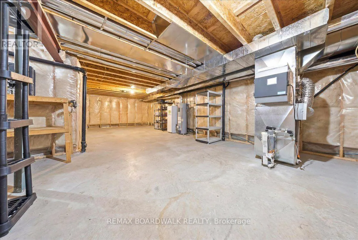 116 PASSAGEWAY PRIVATE