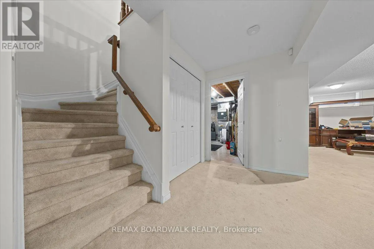 116 PASSAGEWAY PRIVATE