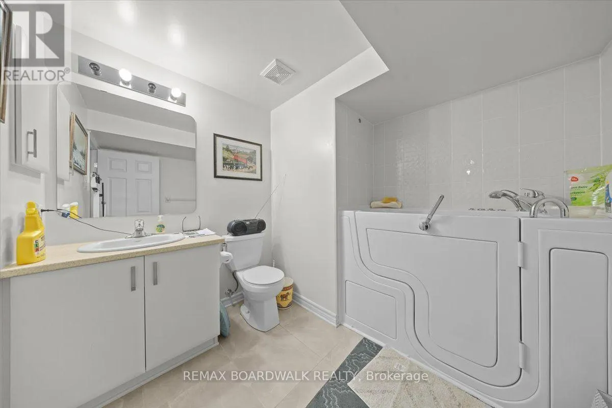 116 PASSAGEWAY PRIVATE