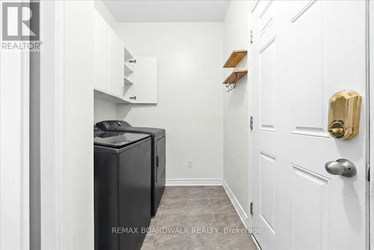 116 PASSAGEWAY PRIVATE