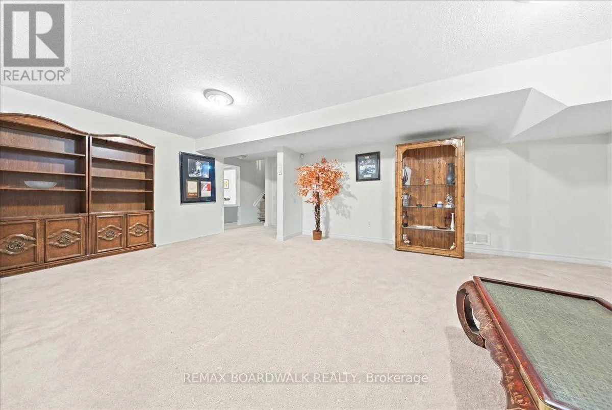 116 PASSAGEWAY PRIVATE