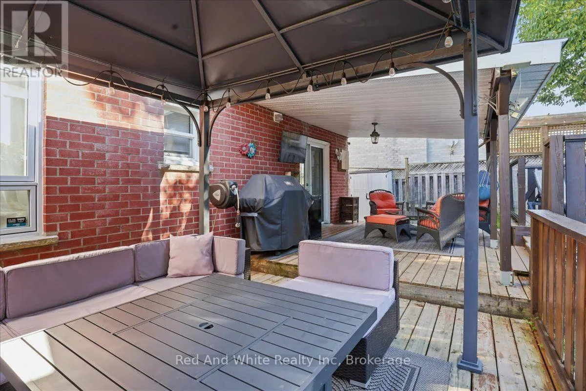 392 BURNETT AVENUE