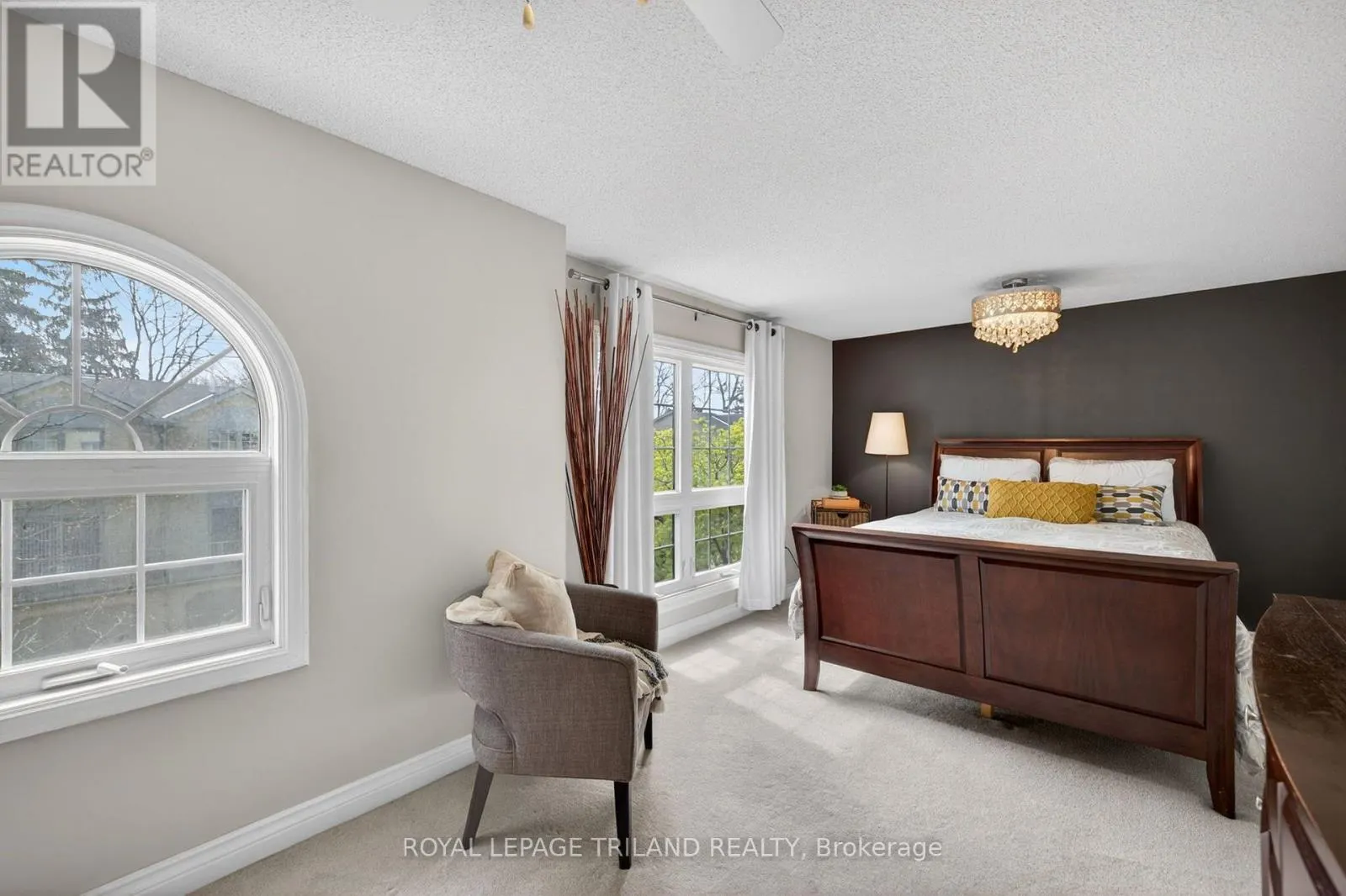 20 - 1399 COMMISSIONERS ROAD W #20