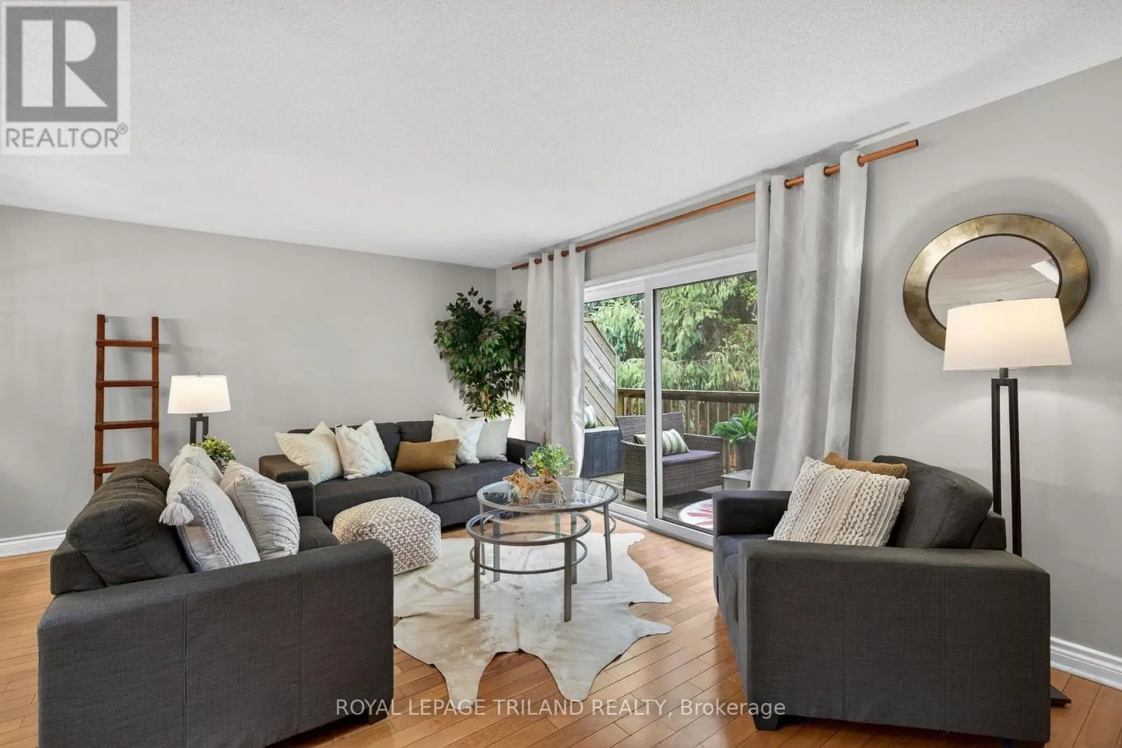 20 - 1399 COMMISSIONERS ROAD W #20