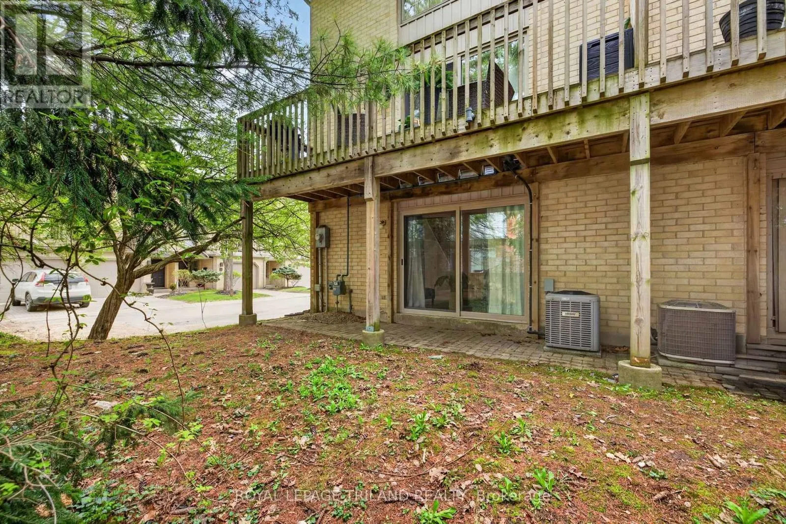 20 - 1399 COMMISSIONERS ROAD W #20