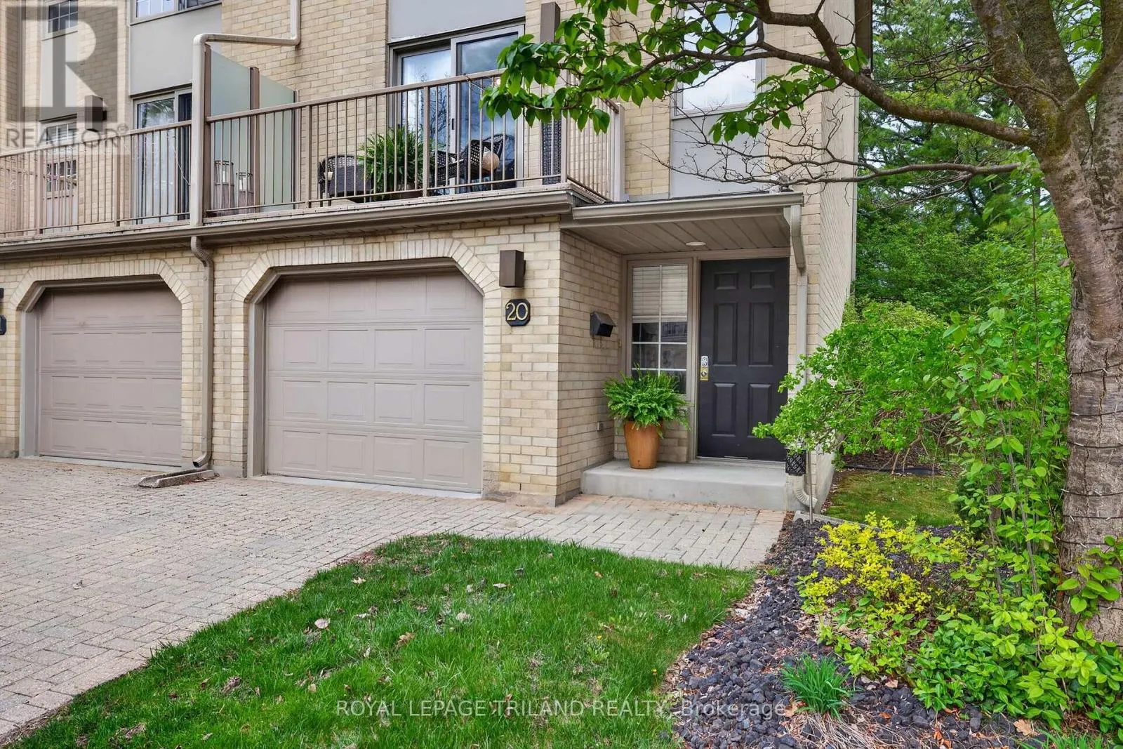 20 - 1399 COMMISSIONERS ROAD W #20