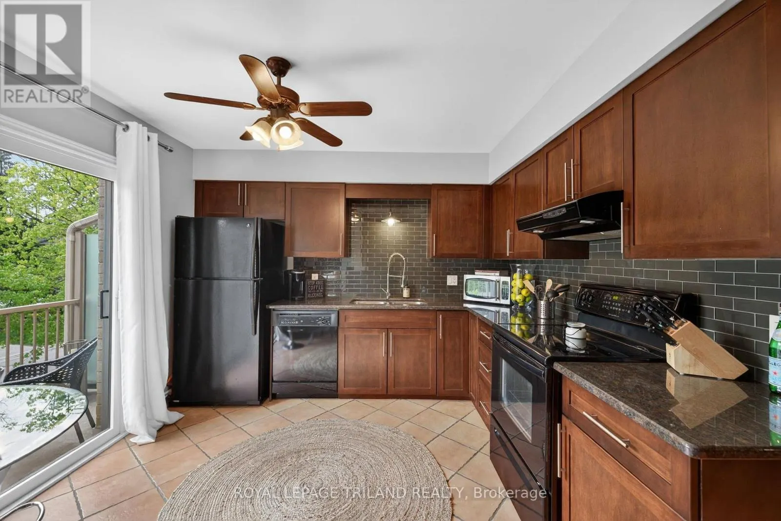 20 - 1399 COMMISSIONERS ROAD W #20