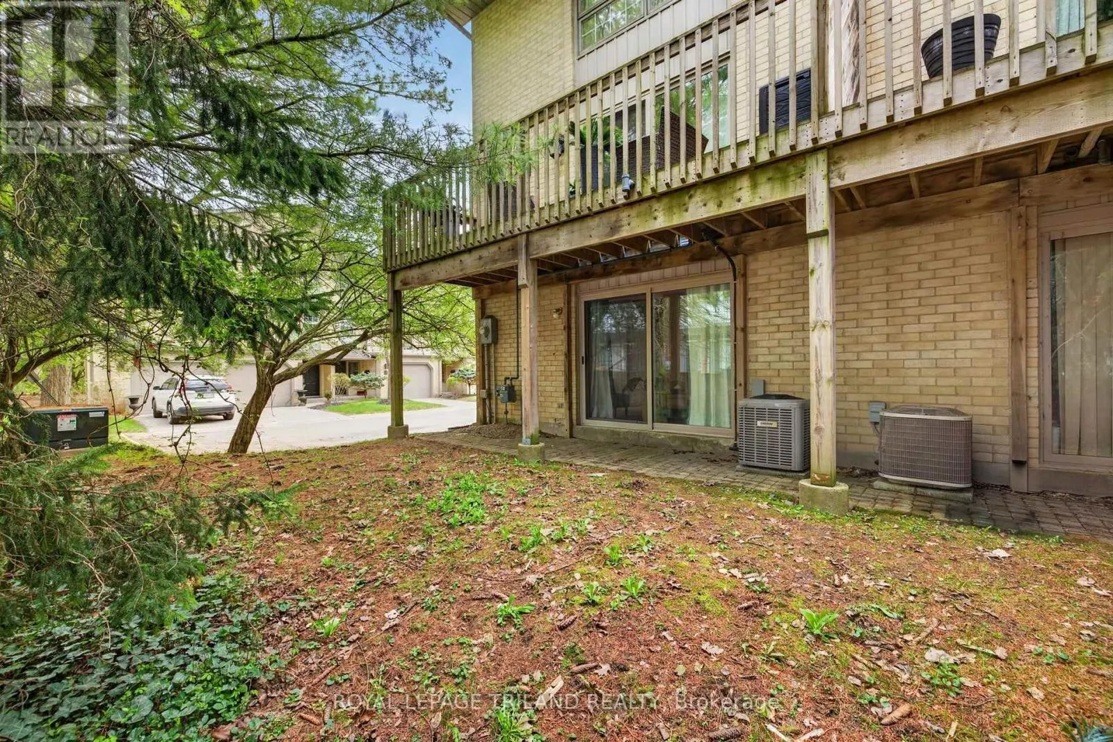 20 - 1399 COMMISSIONERS ROAD W #20