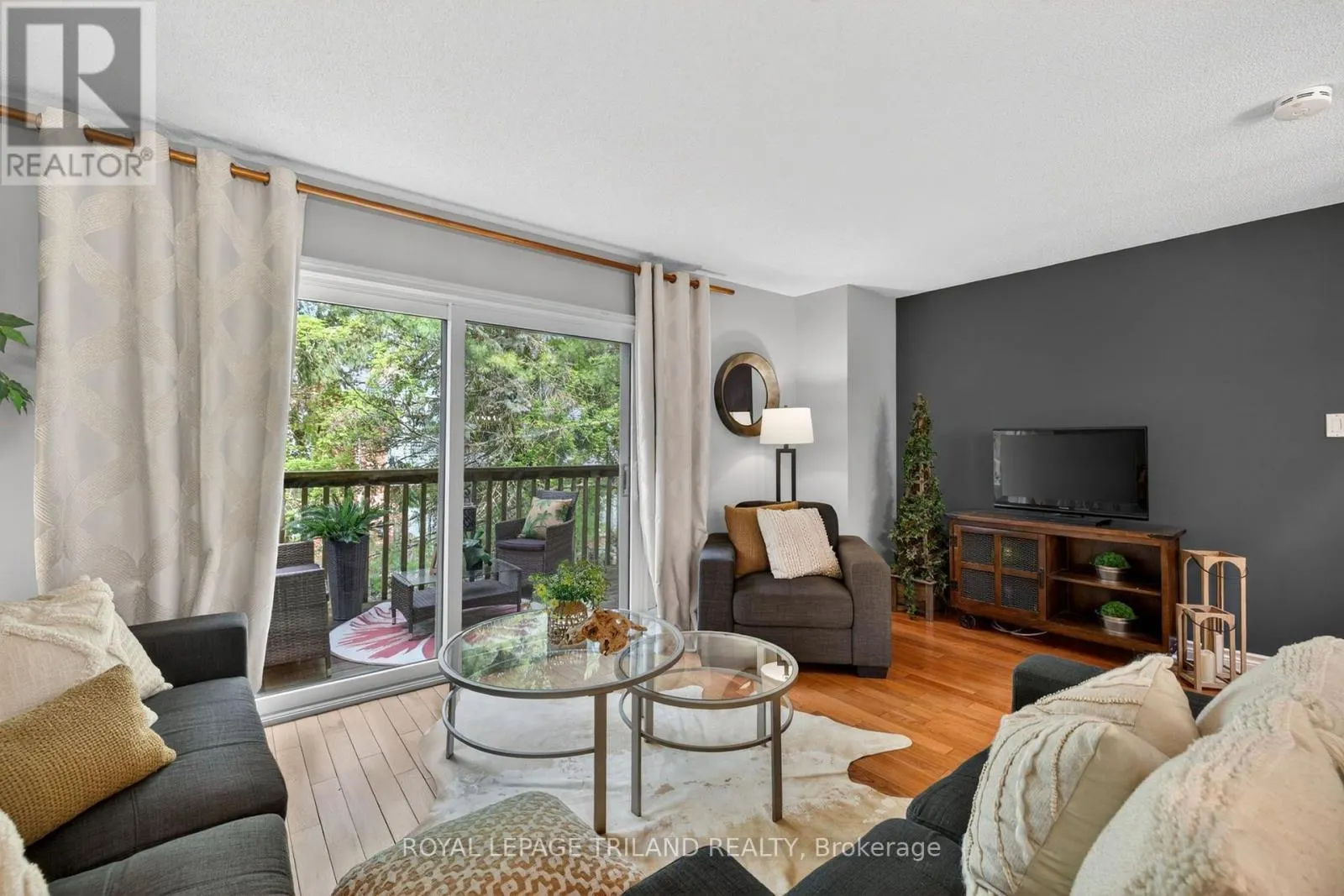 20 - 1399 COMMISSIONERS ROAD W #20