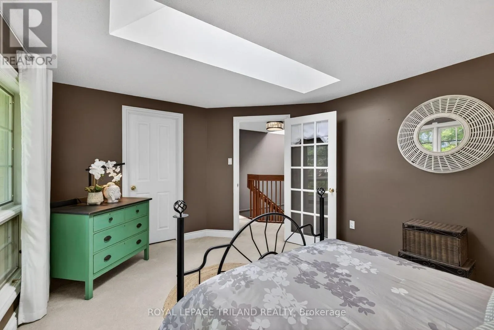 20 - 1399 COMMISSIONERS ROAD W #20