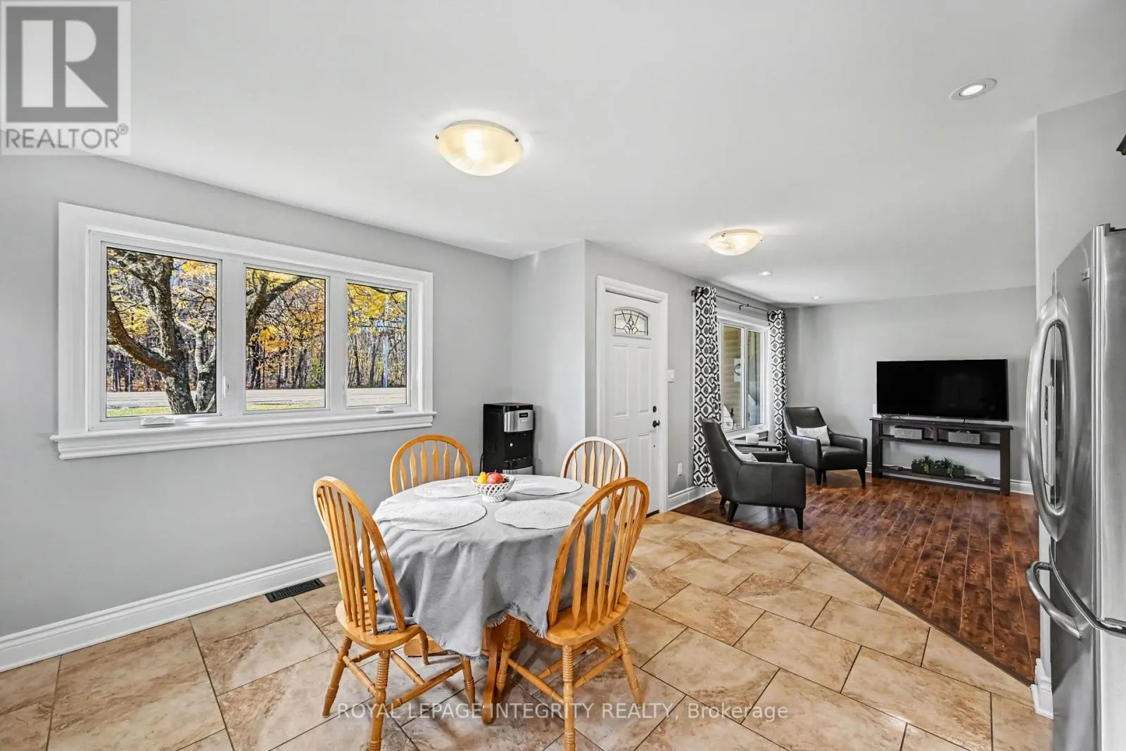 1646 DUNROBIN ROAD