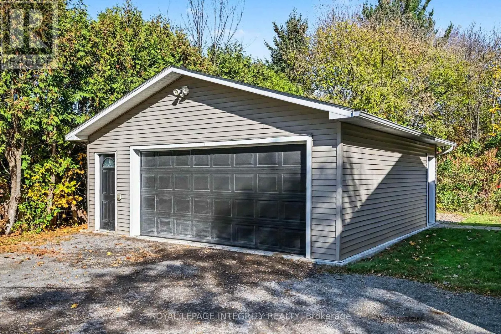 1646 DUNROBIN ROAD