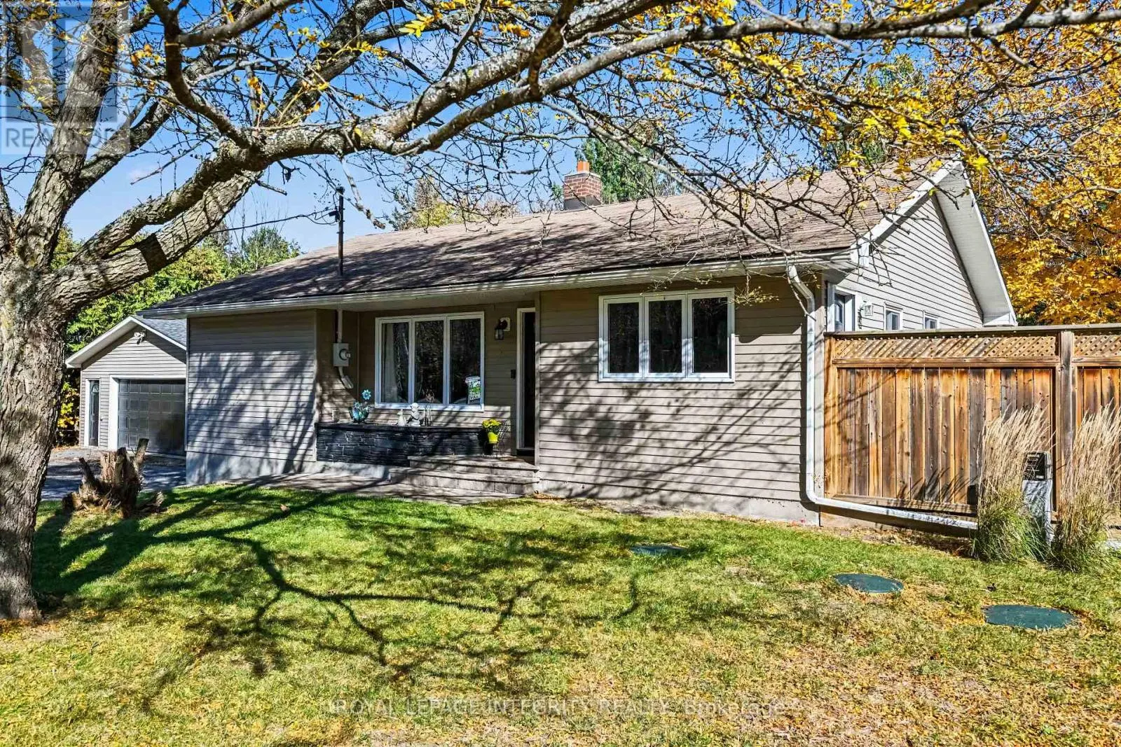 1646 DUNROBIN ROAD