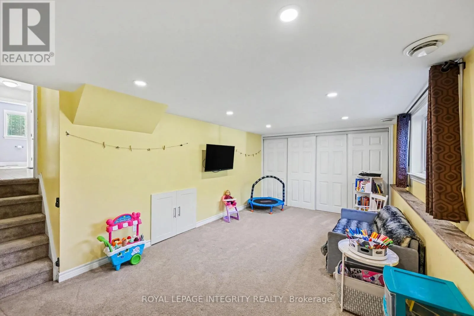 1646 DUNROBIN ROAD