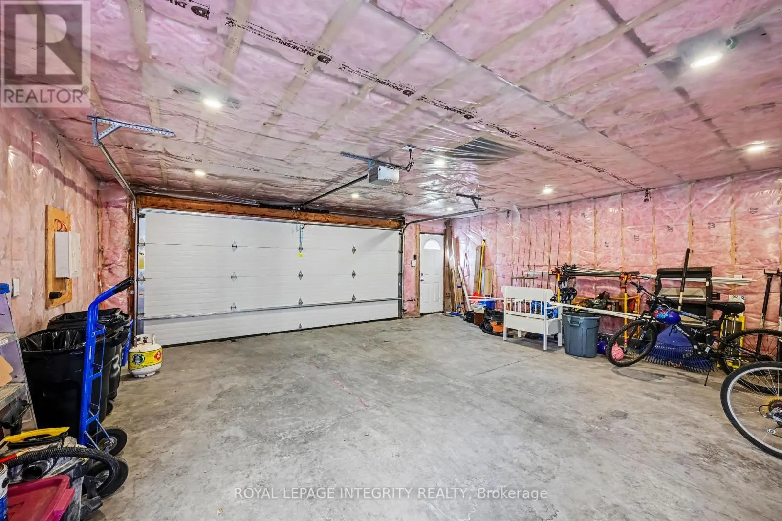1646 DUNROBIN ROAD
