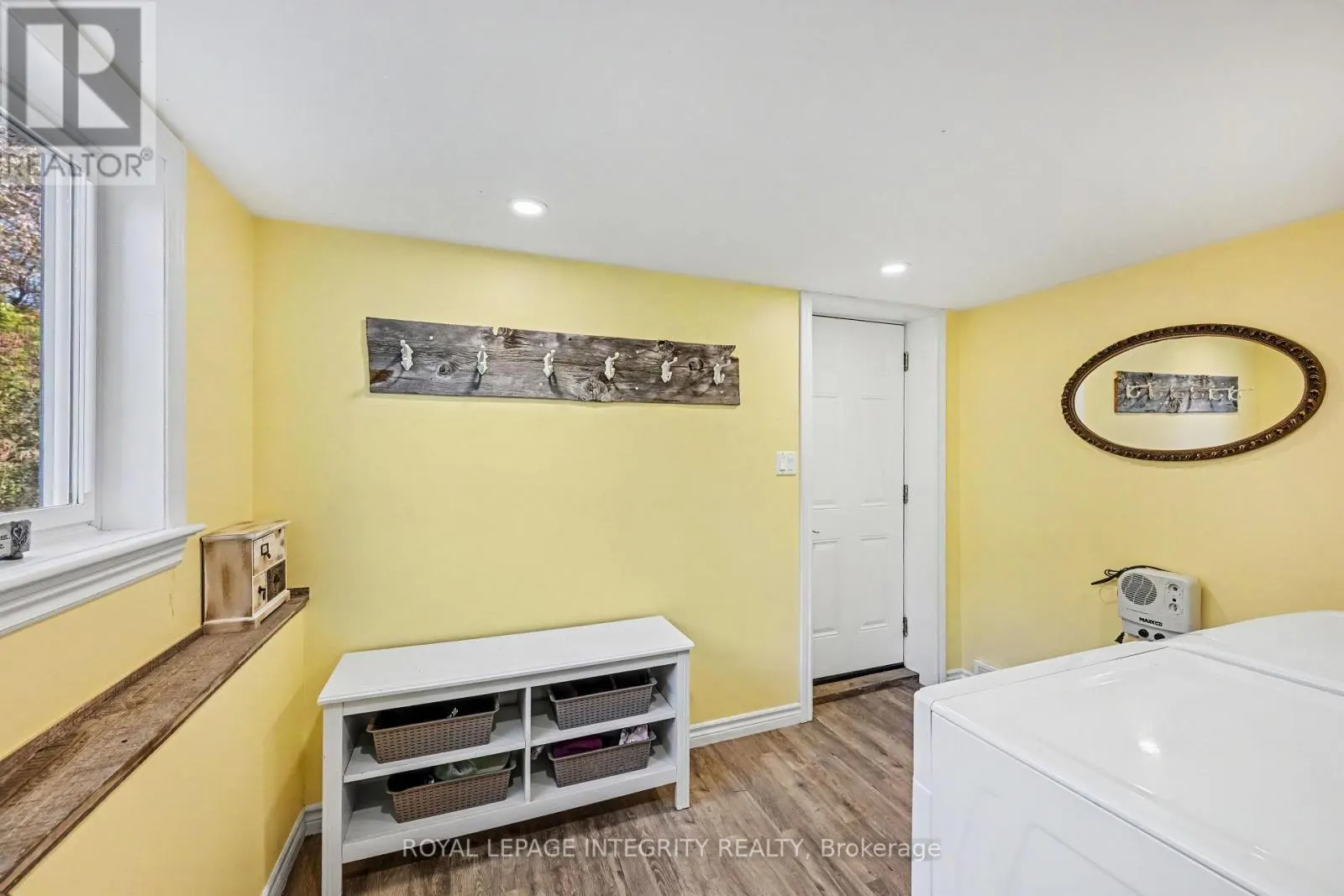 1646 DUNROBIN ROAD