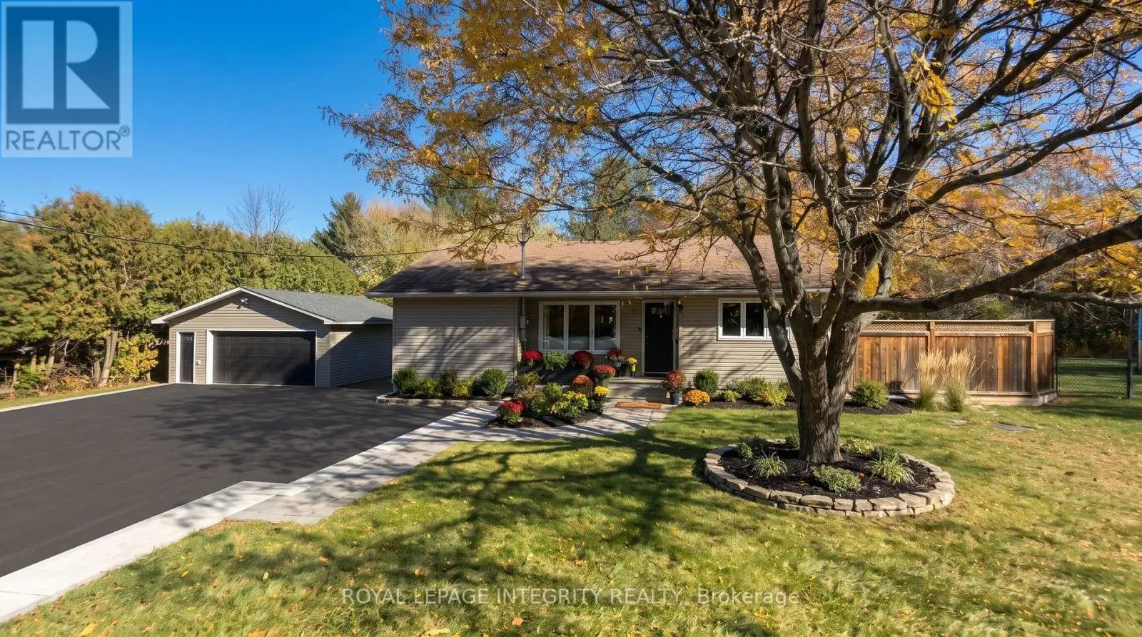 1646 DUNROBIN ROAD